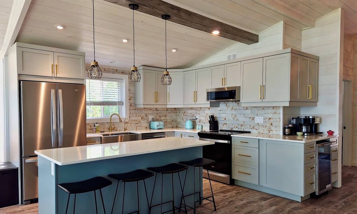 Arnes Cottage | Boho Luxe Lakefront Cottage