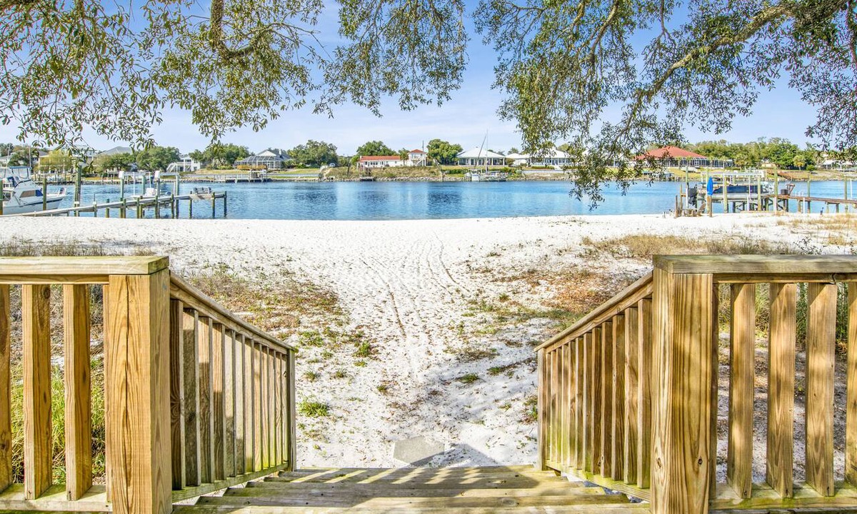 Holiday Harbor House | Book Now Aug & Sep *Pet Friendly*Waterfront Home*Huge Beach*Fishing*Sunsets