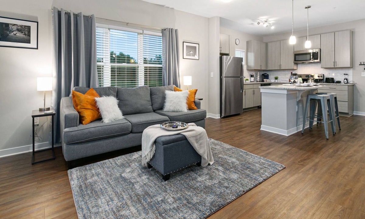 Madison Apartment | Boutique Gallery - Pool & Gym