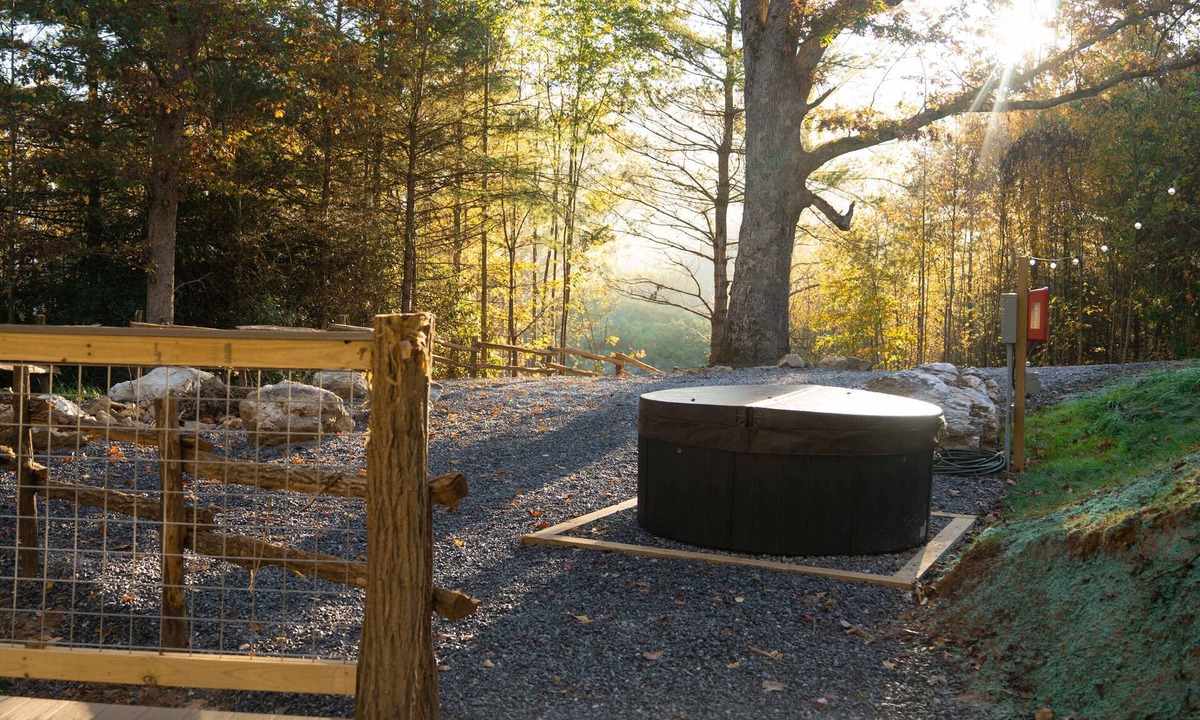 Waynesville RV Rental | Brand New! Camp #5 with Bathhouse