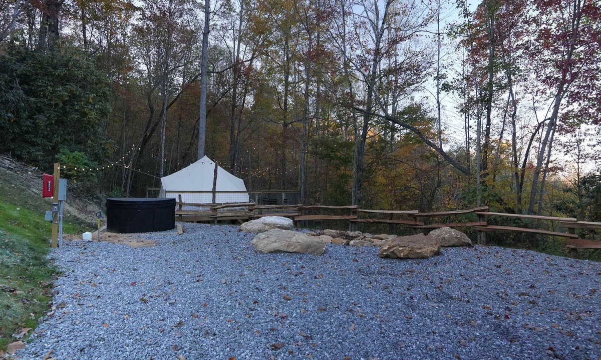 Waynesville RV Rental | Brand New! Camp #8 with Bathhouse