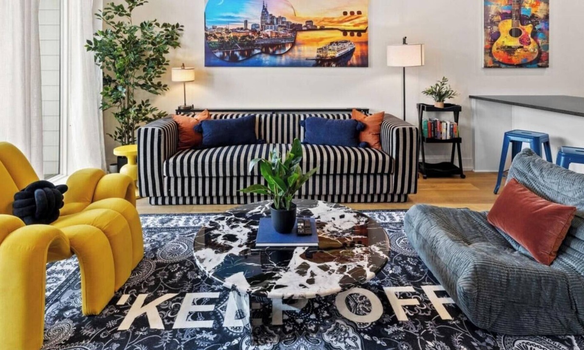 Katie Hill Neighborhood House | 🌃 Brand New City Views ~ Close to Broadway | Private Hot Tub & Sauna | Arcade Game