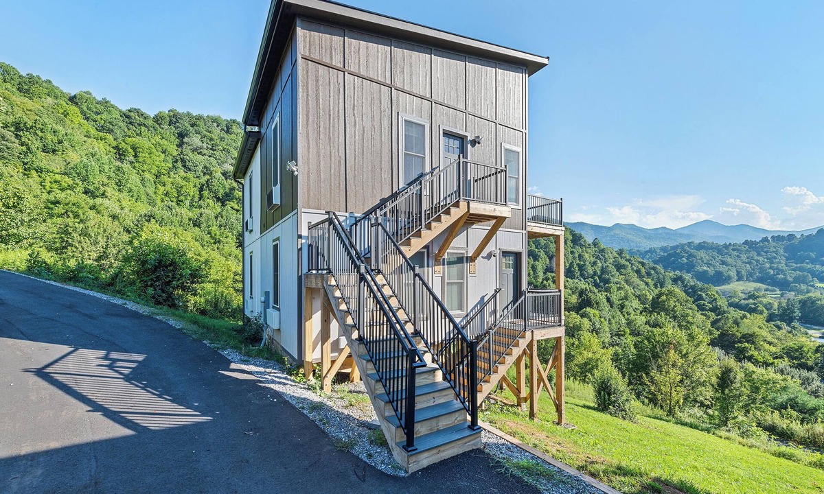 Waynesville House | Brand New Home- Maggie Valley Sunset