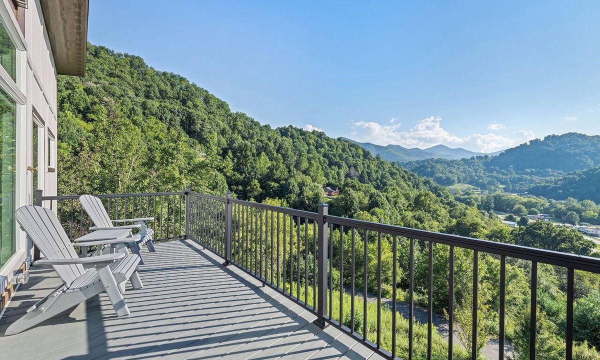 Waynesville Apartment | Brand New Sunrise Exceptional views!