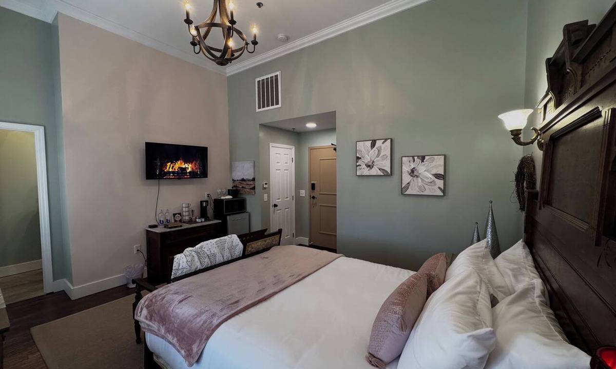 Jefferson City Apartment | Branner Room, The Lodge at Old City Hall