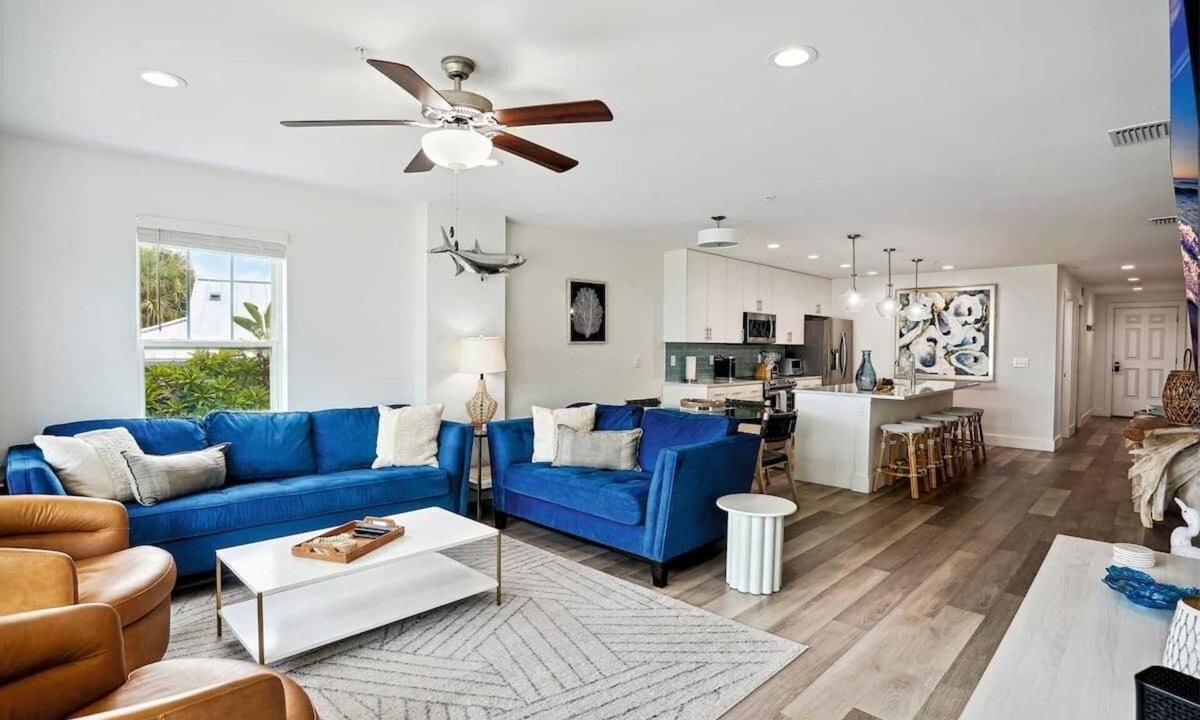 Madeira Beach Apartment | Bright & Beachy Luxury Condo