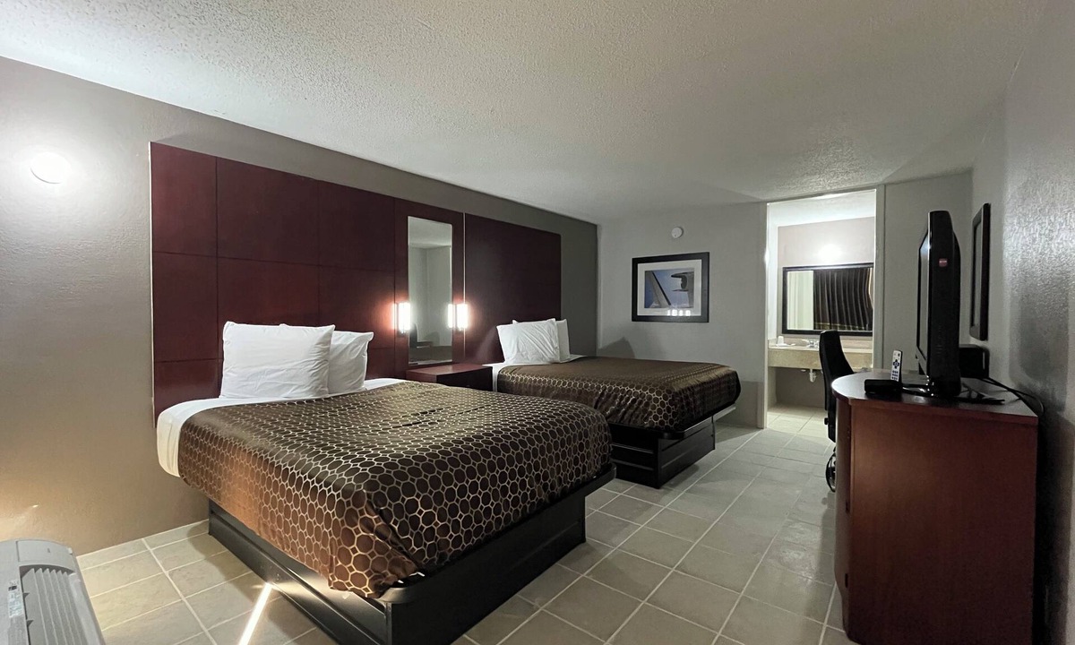 Phenix City Hotel | Budgetel Inn - Phenix City