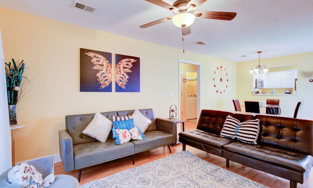 Dock Junction Condo | #Butterfly to the Beach just 16 min. to nearest Beach #Sleeps up to 8 guests!