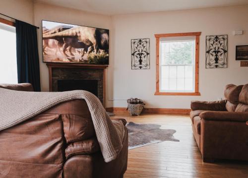 Mooresville Apartment | Cabin By The Lake