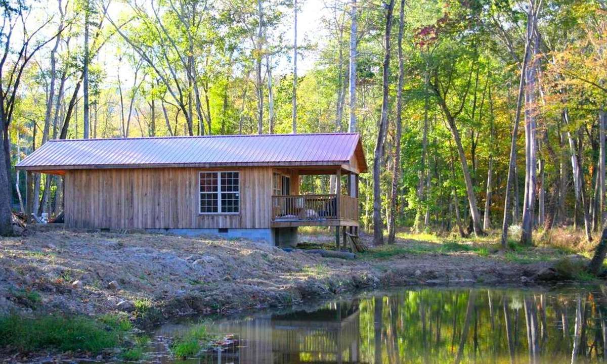 Joppa House | Cabin with Jacuzzi Tub for a Creekside Getaway near Guntersville Lake, Alabama