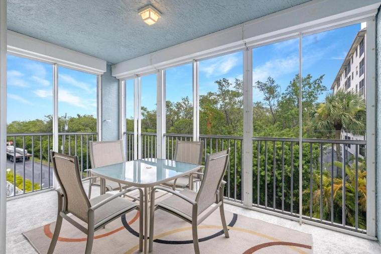 South Island Apartment | Captains Bay South 201