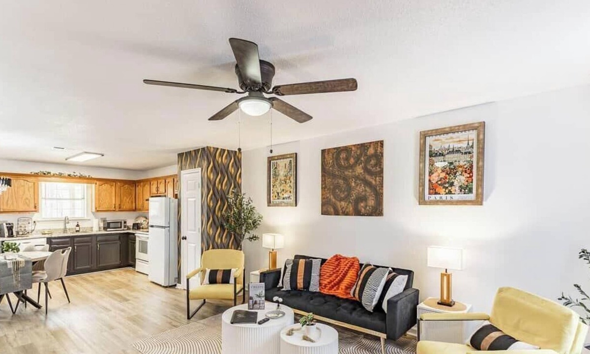 Decatur House | CasaOasis Elegance Decatur Home