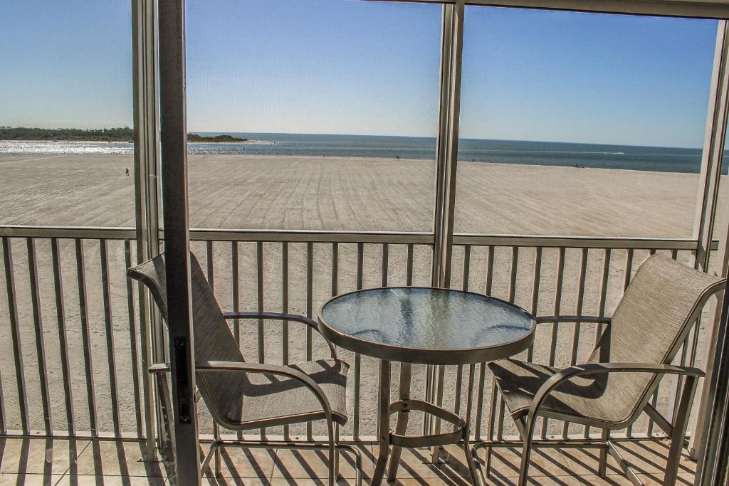 South Island Apartment | Castle Beach - 303