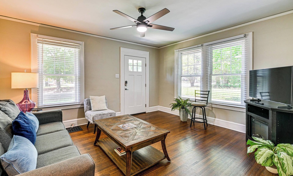 Wesley Heights House | Charlotte Duplex Close to Uptown and Sports