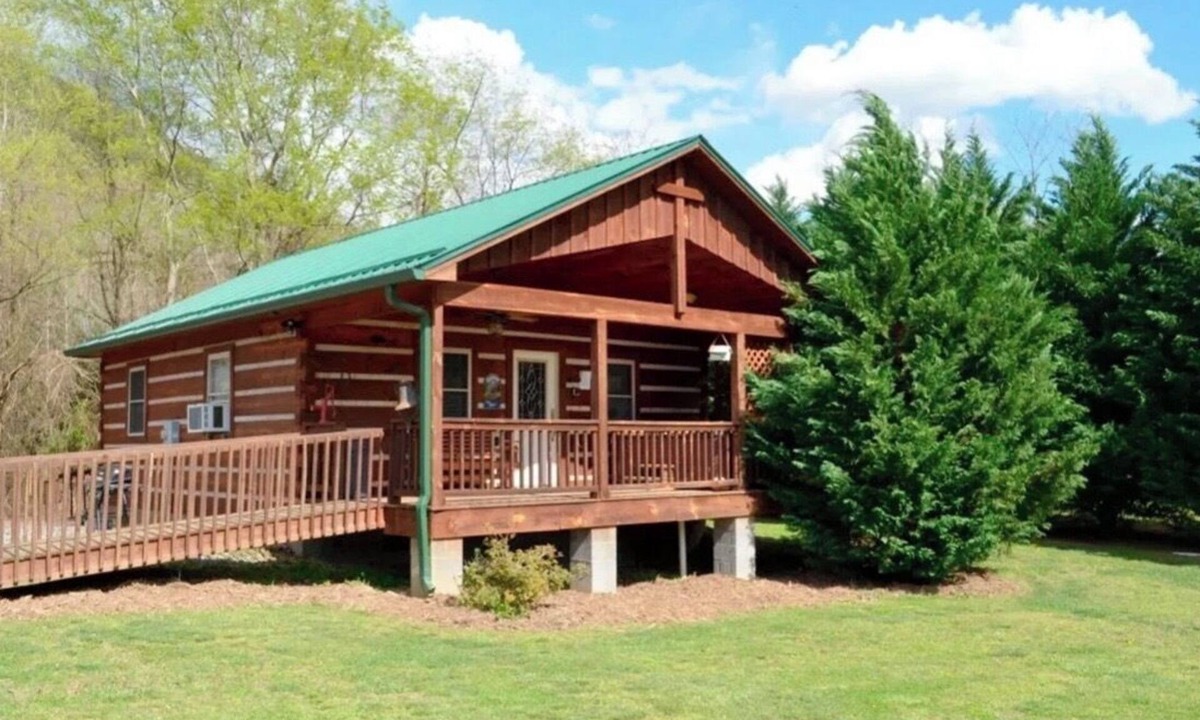Hot Springs Cabin | Charming 1-bedroom cabin with AC in peaceful Hot Springs with river view