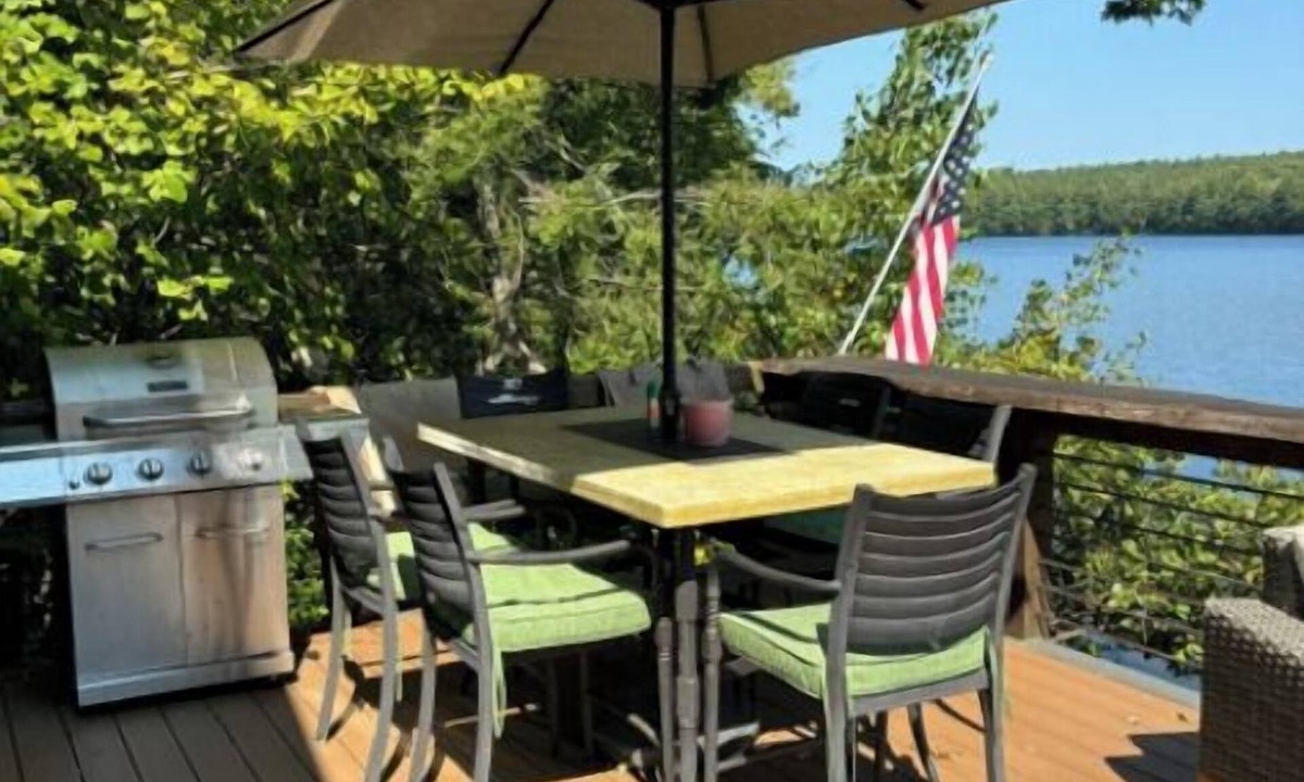 Barrington Cabin | Charming 2-bedroom waterfront cottage in welcoming Barrington with deck and WiFi