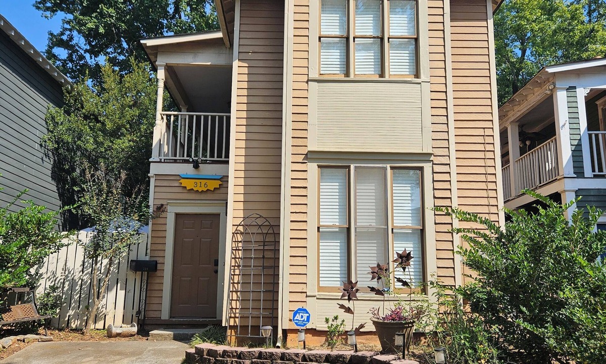 East Side House | Charming Historic Grant Park Home/Atlanta Gem!