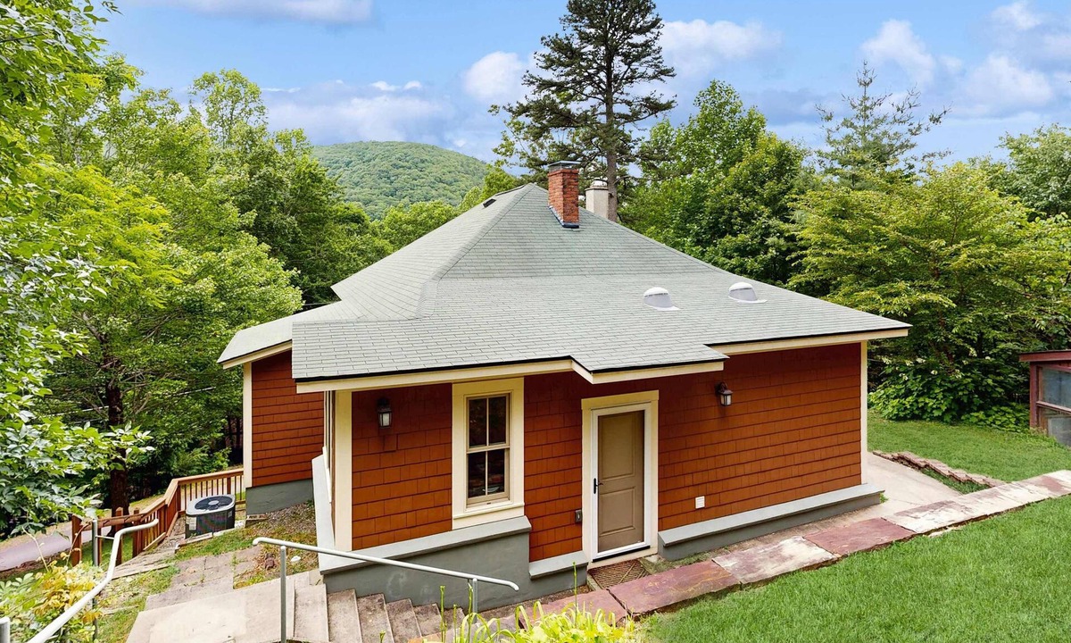 Montreat House | Charming house, mountain views, fireplace, trail access, cable TV, w/d, AC