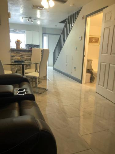 Iona Apartment | Cheerful 2 bedroom 1 and a half bathroom townhouse with pool