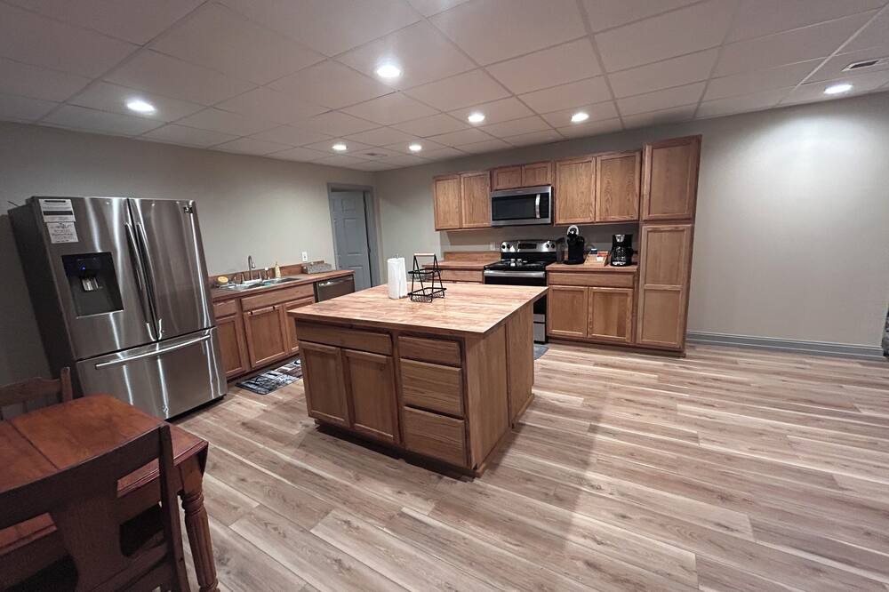 Newnan Apartment | Chic 2-bedroom apartment with WiFi, AC in the fabulous Newnan countryside