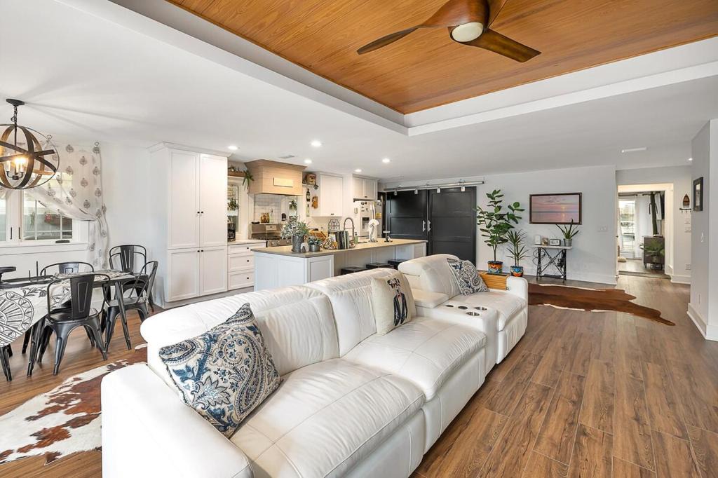 Saint Simons Heights Villa | Coastal Cowbell - Luxury 3BR Saltwater Pool Home St Simons Island Near Beach