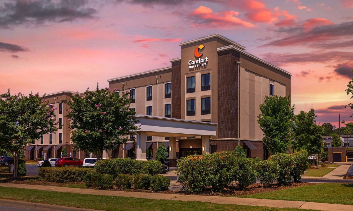 Birmingham Hotel | Comfort Inn & Suites at CrossPlex Village