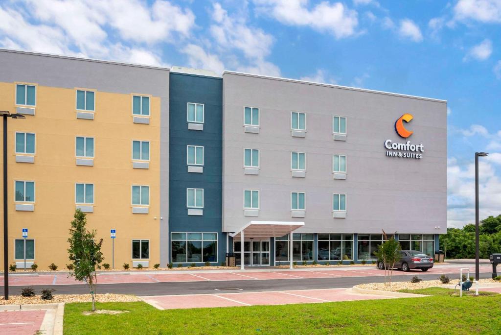 Destin Hotel | Comfort Inn & Suites Destin near Henderson Beach