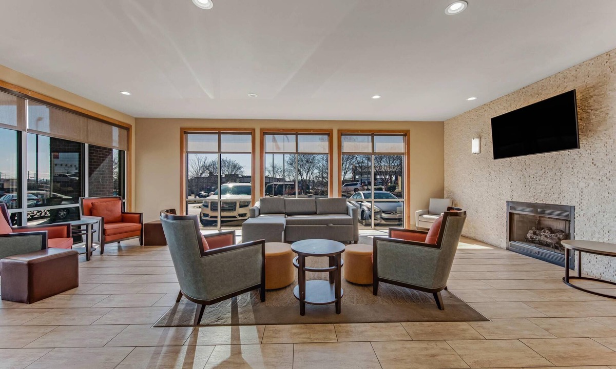 Huntsville Hotel | Comfort Suites Huntsville MidCity District at Research Park