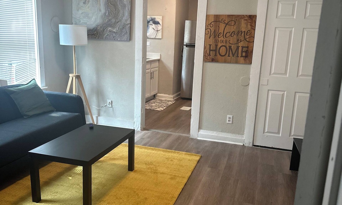 Springfield Apartment | Comfortable Home with Weekly and Monthly Rates!