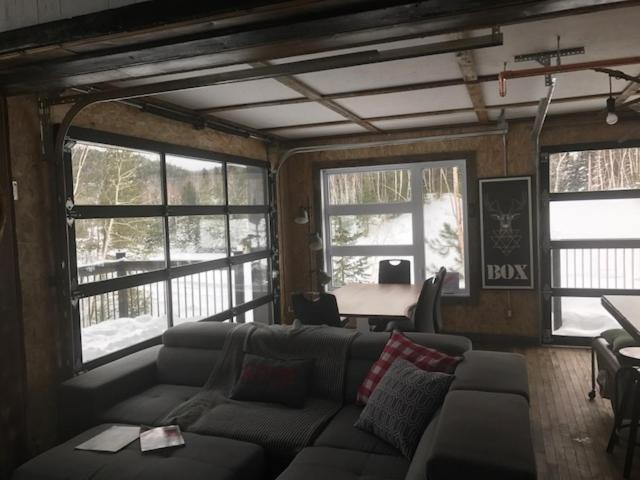 L'Anse-Saint-Jean House | cool box