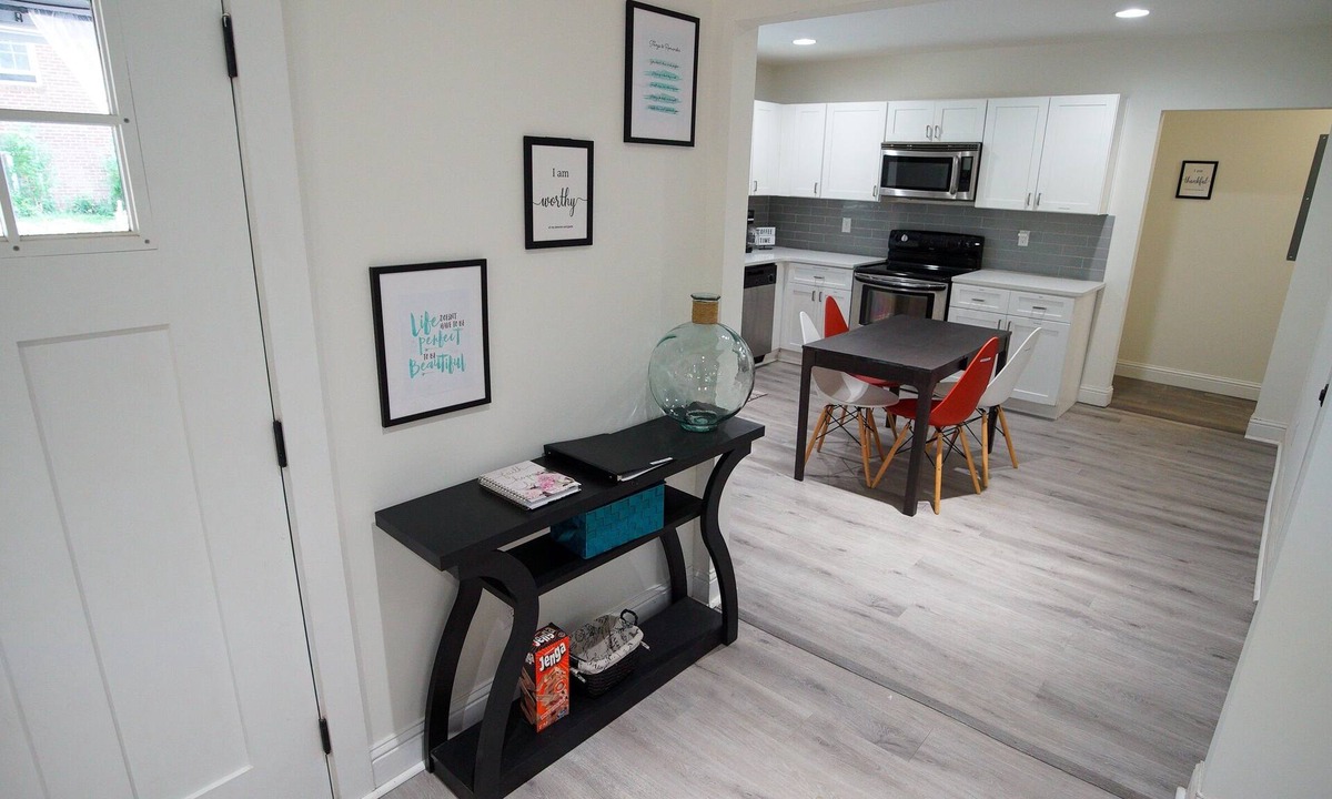 Atlanta House | Corporate Ready 2BR Bungalow | W/D Workspace Wi-Fi Long Stay