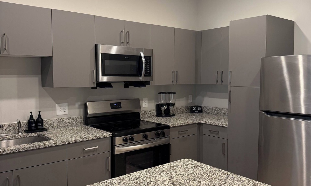 Church Street Apartment | Cozy 1-bedroom apartment with AC in College Park near airport