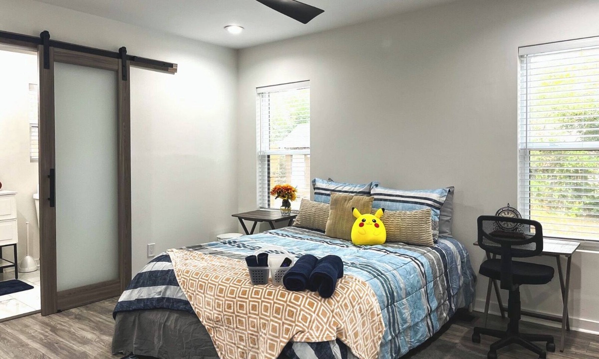 Sylvan Hills House | Cozy 1 bedroom house in beautiful Atlanta with AC and fitness room
