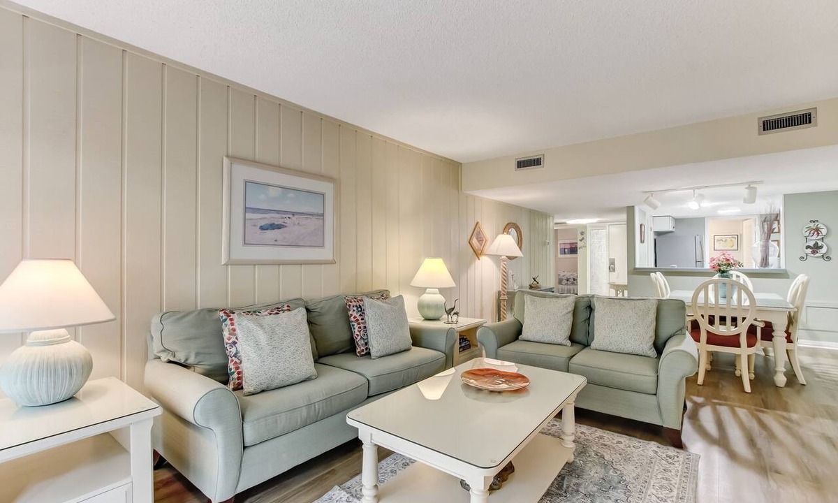 Fernandina Beach Condo | Cozy 2 bed/2 bath, Steps to The Beach, 2021 Beachwood