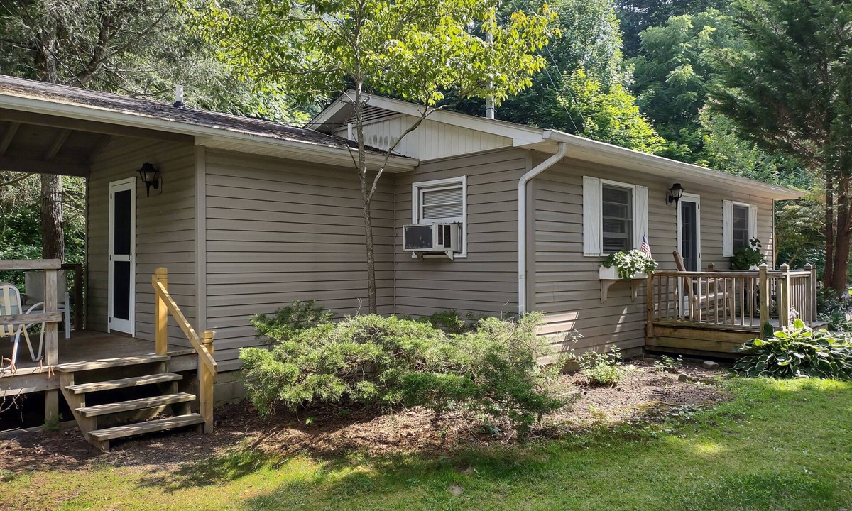 Maggie Valley Cottage | Cozy 2-Bedroom Cottage in Beautiful Maggie Valley.