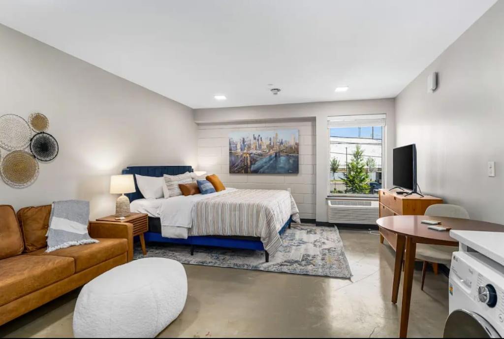 Five Points South Apartment | Cozy Alabama on 10th unit 220