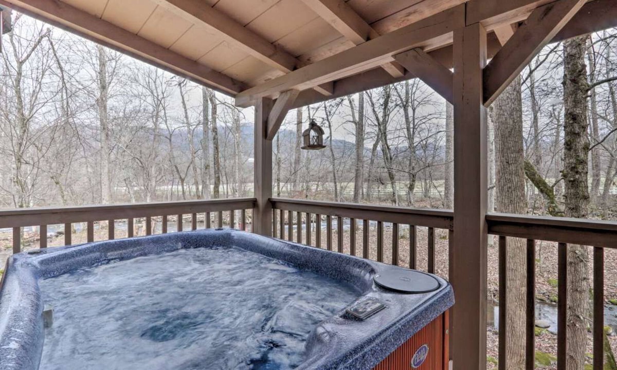 Cosby Cabin | Cozy `American Dream` Cabin w/Hot Tub, Loft & BBQ!