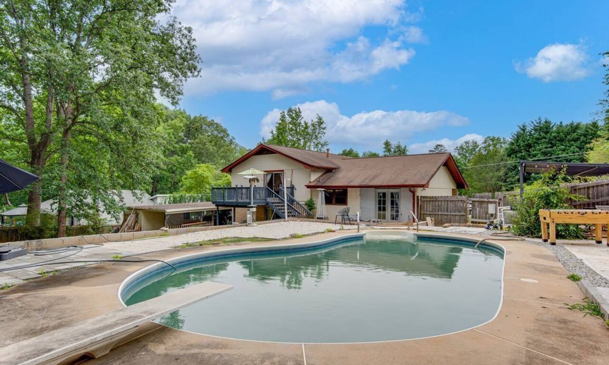 Douglasville House | Cozy and quiet 3-bedroom house in the delightful Douglasville area.