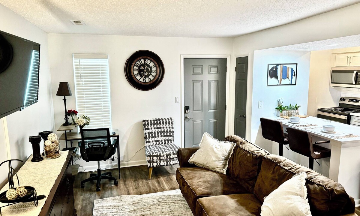 Huntsville Apartment | Cozy apartment in delightful Huntsville with Queen bed