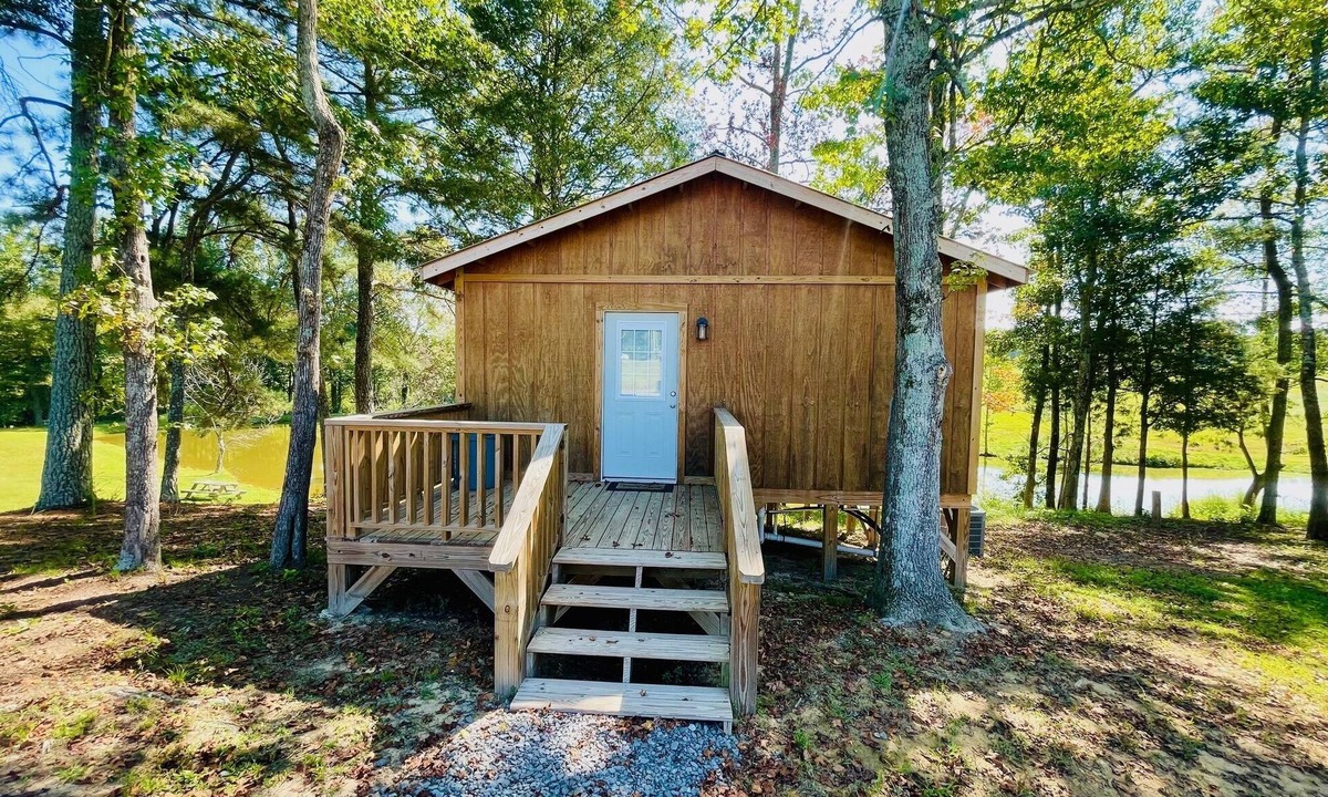 Horton Cabin | Cozy Cabin by Turtle Creek w/pond view