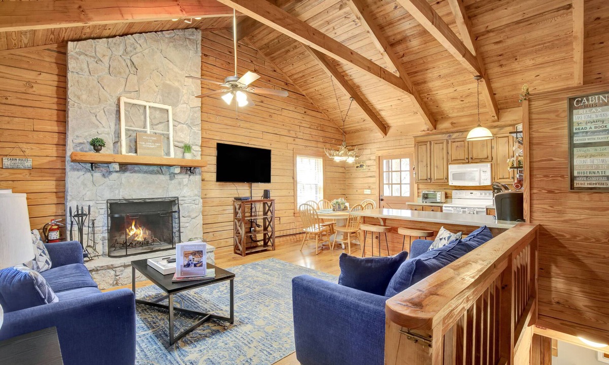 Pine Mountain Valley Cabin | Cozy Cabin in Warm Springs near FDR State Park and Callaway Gardens