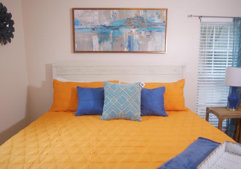 Greenbriar Apartment | Cozy condo near Buckhead