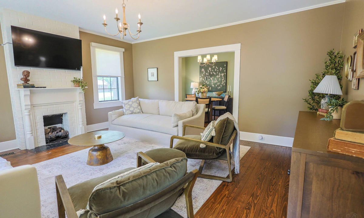 Cullman Cottage | Cozy Cottage - Newly Renovated - Minutes to Downtown - Fireplace - Sleeps 8