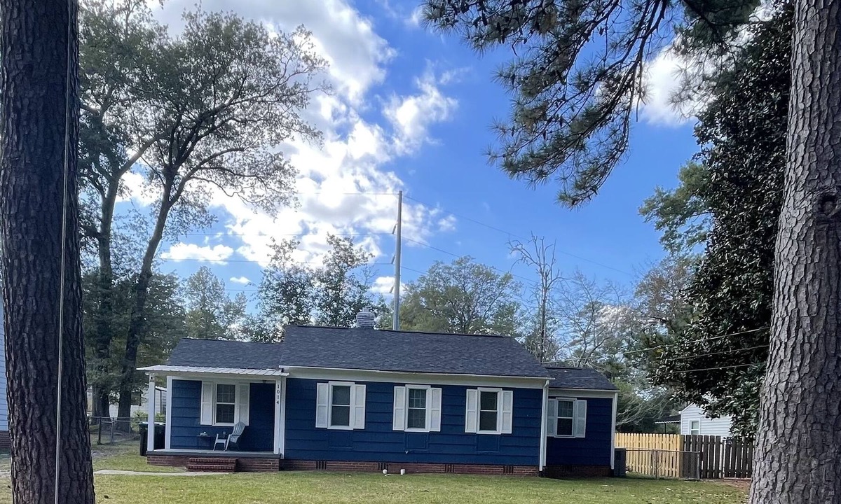 Augusta House | Cozy Cottage Walk to August National!
