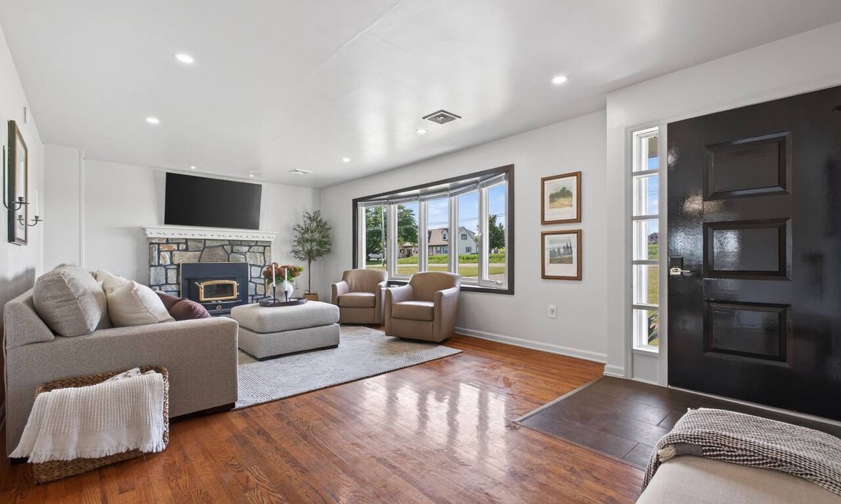 Ronks House | Cozy Farmland Retreat Minutes to Sight & Sound