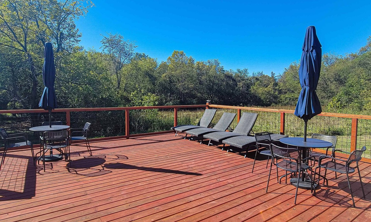 Kodak Cabin | Cozy Home, Sleeps 6, Hot Tub, Fire Pit