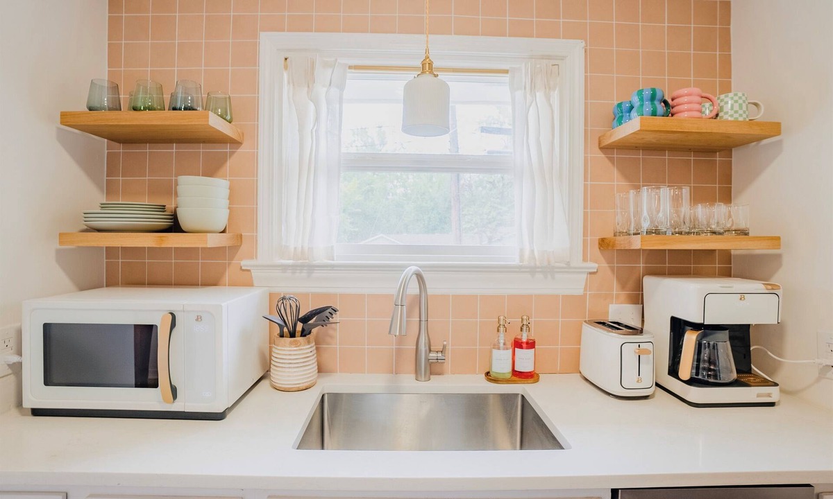 Rosedale House | Cozy KC Bungalow, KU Med, dogs ok, fenced yard