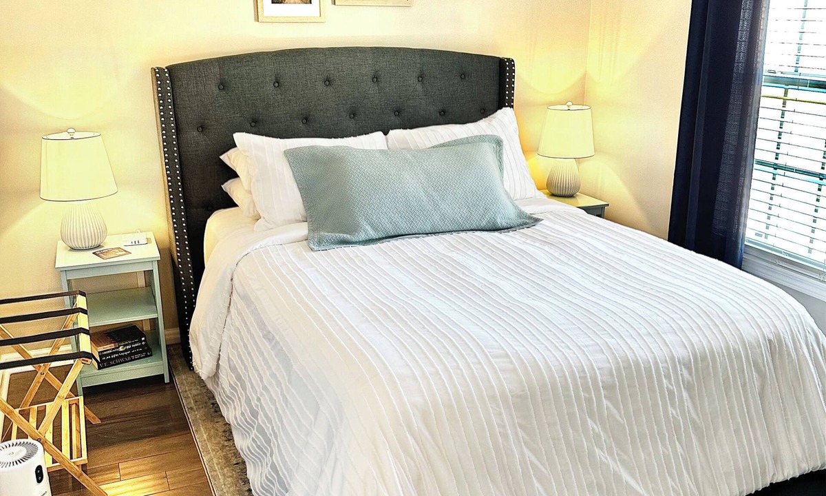 Senoia House | Cozy private room with lounge. The perfect spot for visiting historic Senoia.
