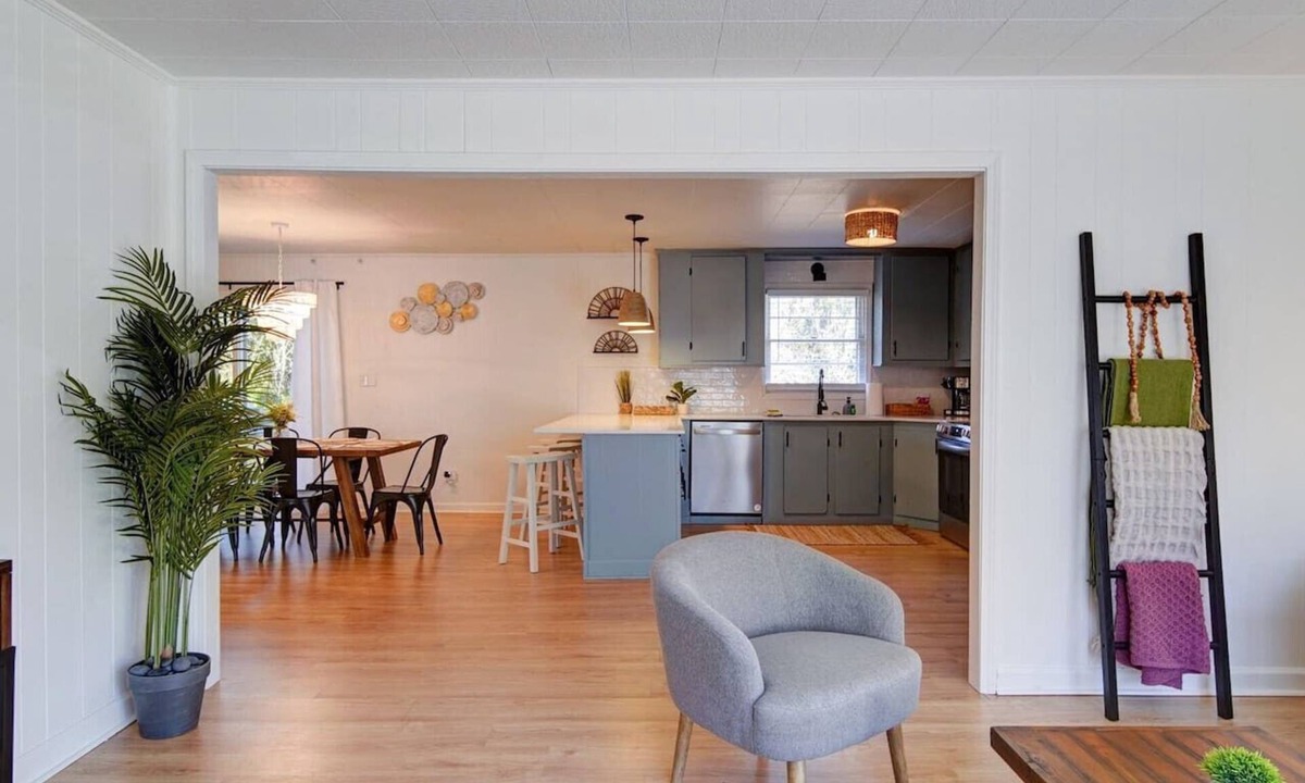 Belmont Historic District House | Cozy Riverside Cottage—Quiet—3-Beds—Fully Updated!
