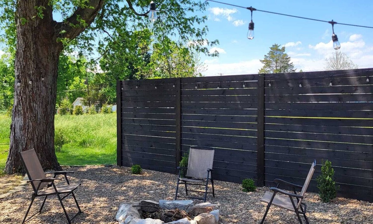 Bernville House | Cozy stay in Bernville with out door fire pit area